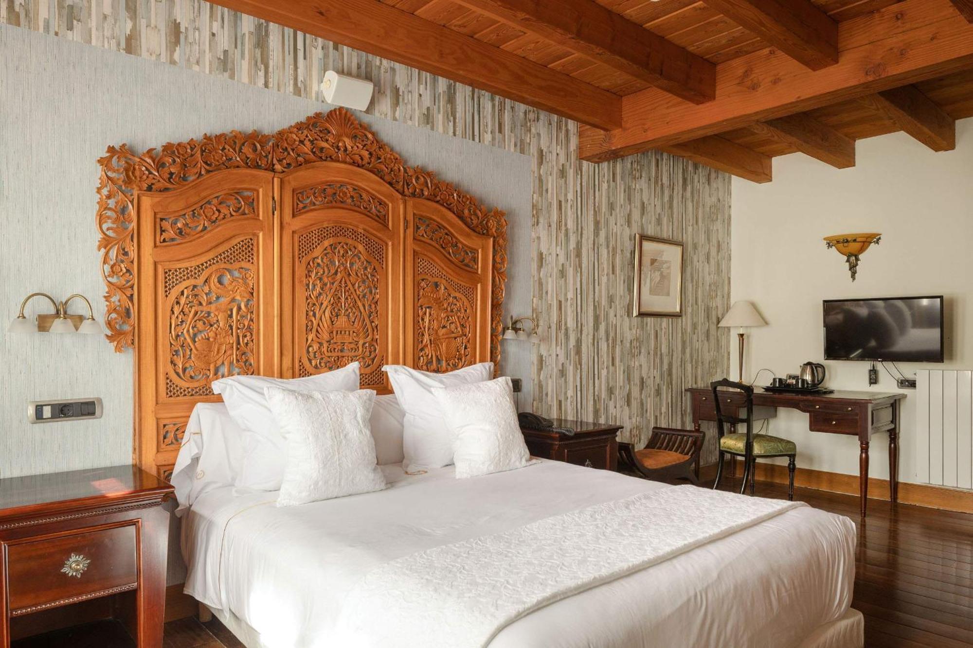 & Etxegana Hotel